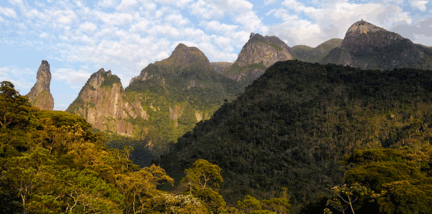 Serra dos Órgãos é um exemplo do relevo montanhoso do Rio (Foto: Flickr)