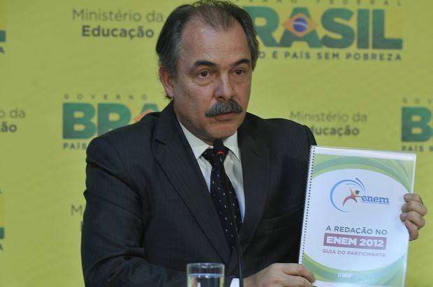 Ministro da Educação, Aloizio Mercadante, fala sobre redação do Enem (Foto: Valter Campanato/ABr)