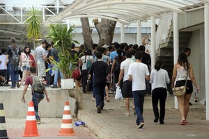 Estudantes chegam para o Enem 2012 (Foto: Wilson Dias/ABr)