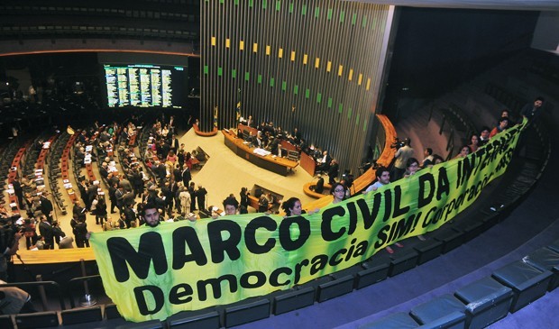Apoio ao Marco Civil no dia de aprovação do projeto na Câmara (Foto:  Gustavo Lima/Câmara)