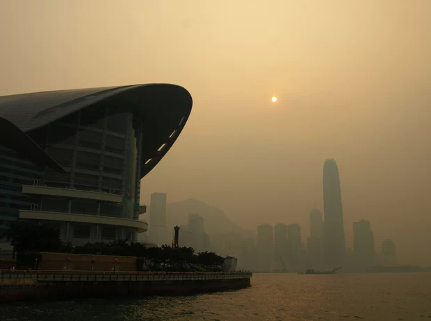 Poluição atmosférica em Hong Kong (Foto: Wikimedia Commons)