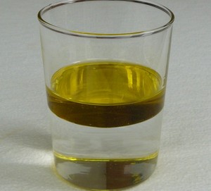 Água e óleo formam mistura heterogênea (Foto: Wikicommons)