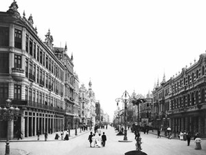 A Avenida Central, atual Rio Branco, no início do séc. XX, após a Reforma Pereira Passos (Foto: Reprodução)