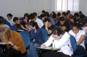 Estudantes fazem prova do Enem (Foto: José Cruz/ABr)
